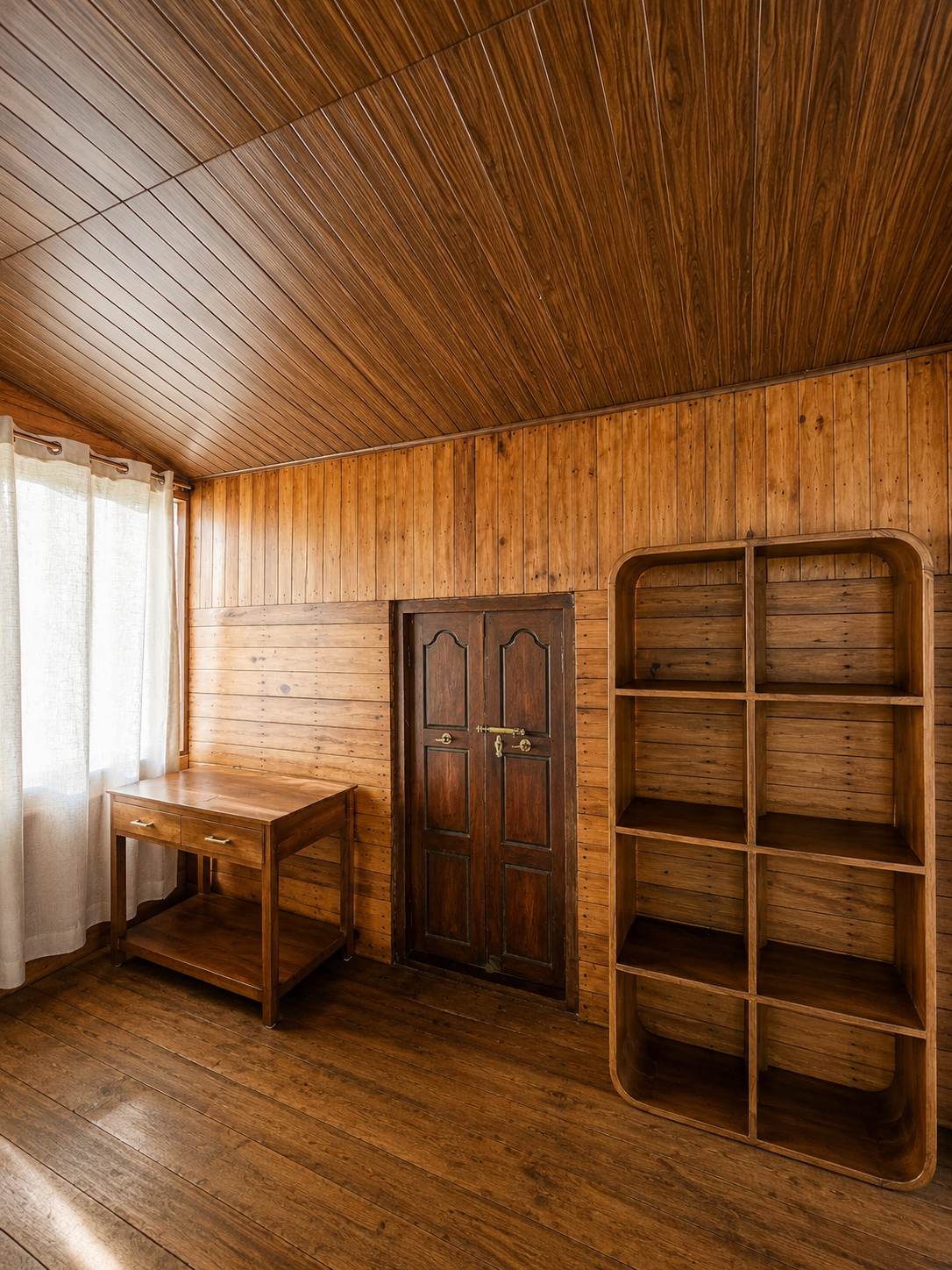 Warm wood interior detail, Vaaranam Farms cottage